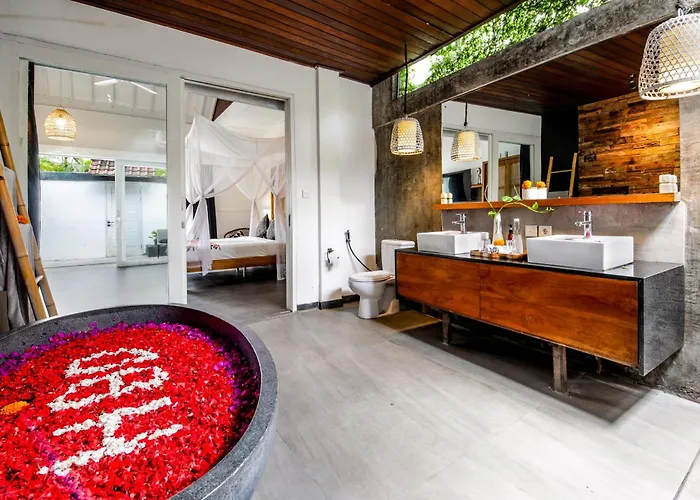 Zebra Seminyak, 4br Private Pool Villa, Close To Potato Head Seminyak (Bali)