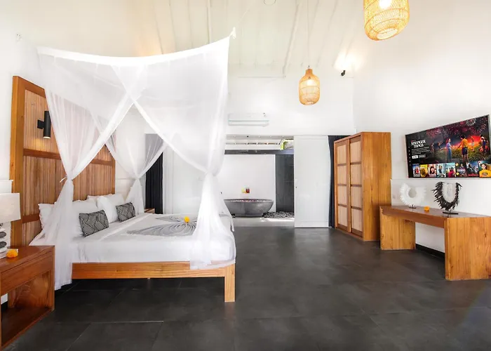 Zebra Seminyak, 4br Private Pool Villa, Close To Potato Head Villa *