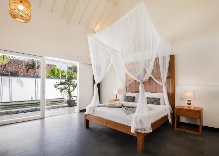 Zebra Seminyak, 4br Private Pool Villa, Close To Potato Head Villa Seminyak (Bali)