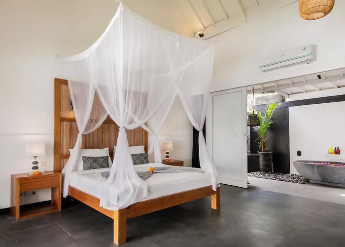 Zebra Seminyak, 4br Private Pool Villa, Close To Potato Head *