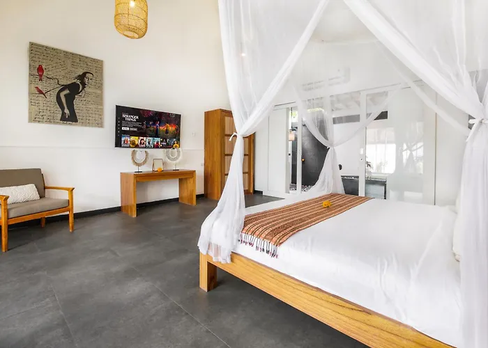Zebra Seminyak, 4br Private Pool Villa, Close To Potato Head Villa *