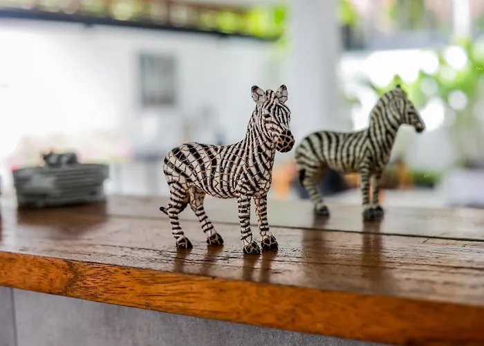 Zebra Seminyak, 4br Private Pool Villa, Close To Potato Head Villa Seminyak (Bali)