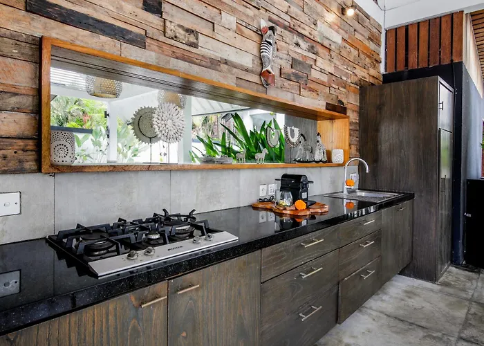 Zebra Seminyak, 4br Private Pool Villa, Close To Potato Head *