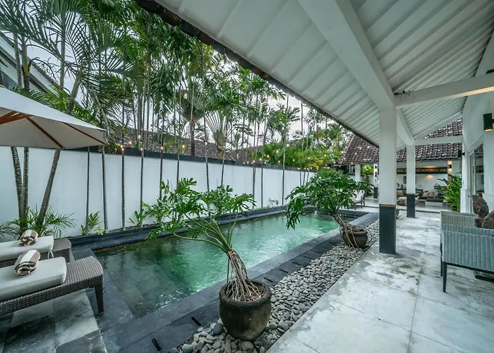 Zebra Seminyak, 4br Private Pool Villa, Close To Potato Head Villa *