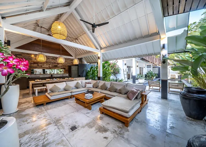 Zebra Seminyak, 4br Private Pool Villa, Close To Potato Head Seminyak (Bali)