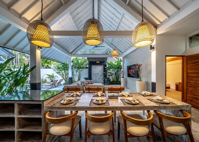 Zebra Seminyak, 4br Private Pool Villa, Close To Potato Head *