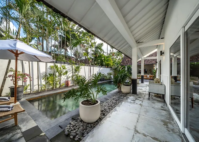 Zebra Seminyak, 4br Private Pool Villa, Close To Potato Head Villa