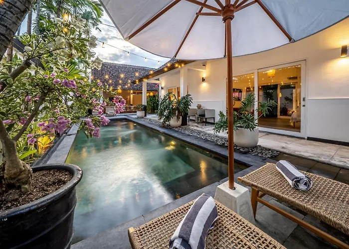 Zebra Seminyak, 4br Private Pool Villa, Close To Potato Head Villa *