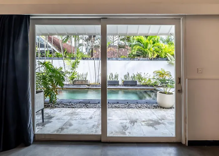 Zebra Seminyak, 4br Private Pool Villa, Close To Potato Head Villa